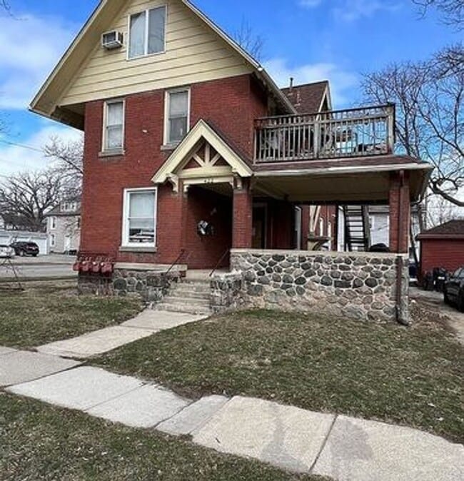 Building Photo - 422 Pearl St
