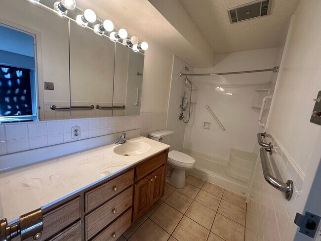 Foto del edificio - Fantastic 3 Bed, 2 Bath Condo