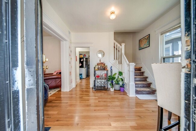 Building Photo - Ultimate 6-Bedroom House with Amazing Front Porch!