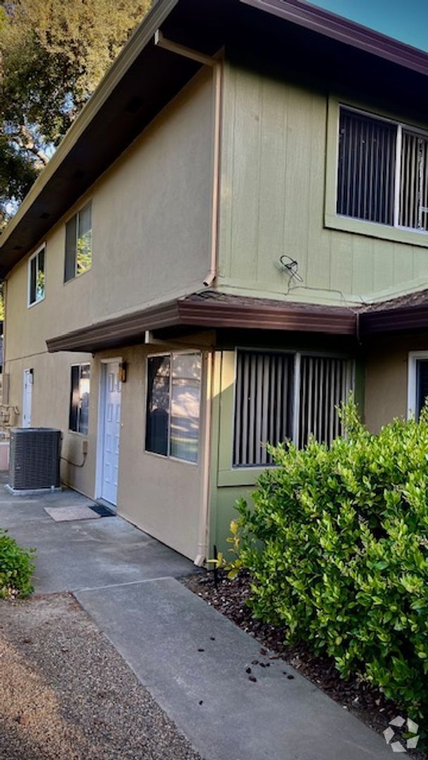 Building Photo - 1815 Fremont Ct