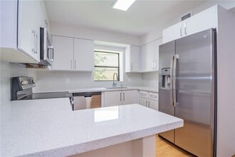 Building Photo - 491 Racquet Club Rd