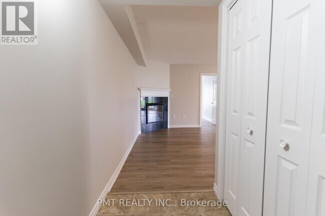 Photo du bâtiment - 1370 Main St E