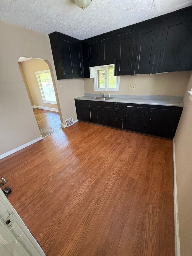 Foto del edificio - 4960 E 84th St