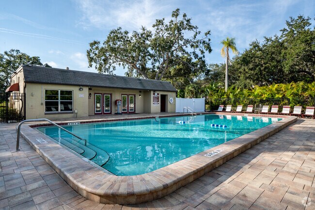 Piscina - Winding Lane Apartments