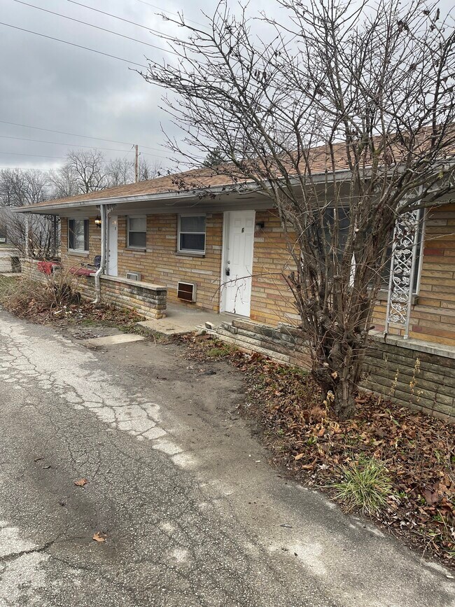 Building Photo - 6 N Campbell Ave