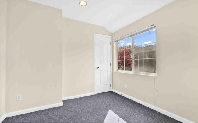 Building Photo - 88-20 70th Rd