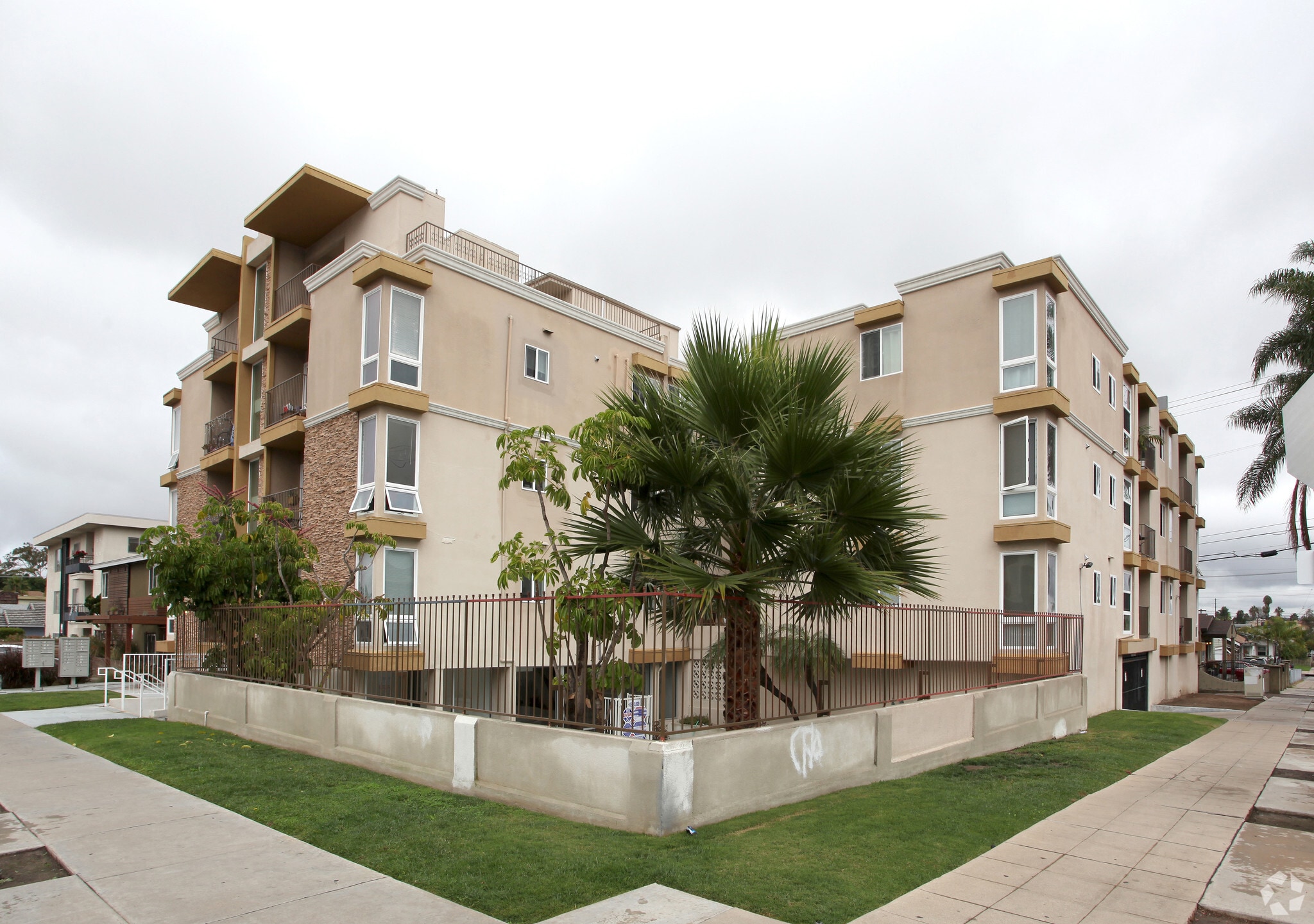 Illinois Street Apartments