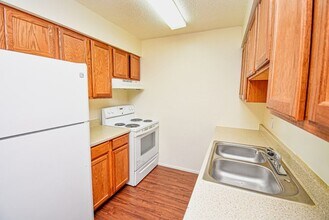 Building Photo - 200 Daniels Dr