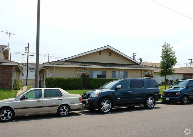 Building Photo - 1017 N Shattuck Pl
