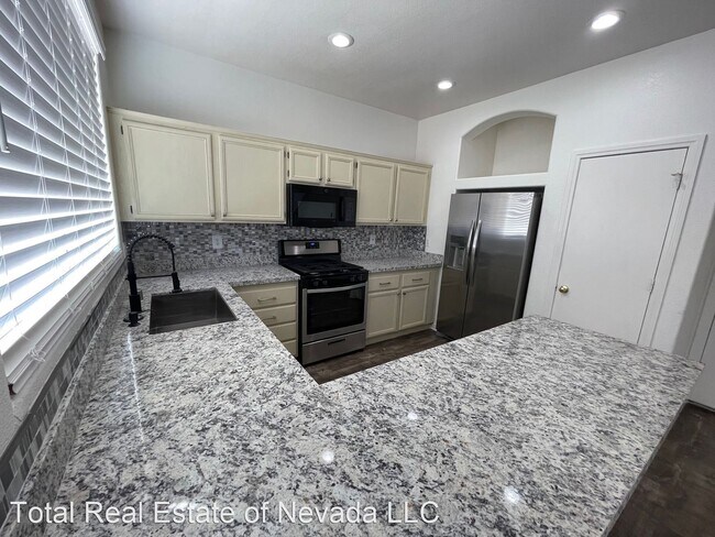Building Photo - 3 br, 2 bath House - 2664 Spruce Creek