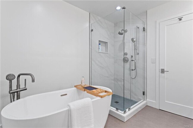 Foto del edificio - 1409 Havenhurst Dr
