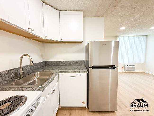 Foto del edificio - 5611 Fulcher Ave