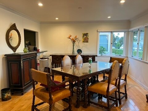 dining room - 1258 1/2 Devon Ave