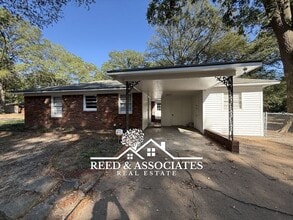 Building Photo - 4227 Carolyn Dr