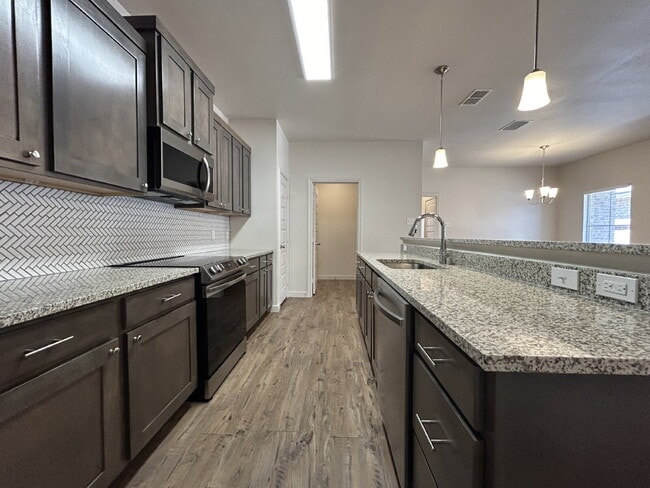 Building Photo - MOVE IN SPECIAL - Beautiful 3/2 Located Directly East Of Cooper East Elementary