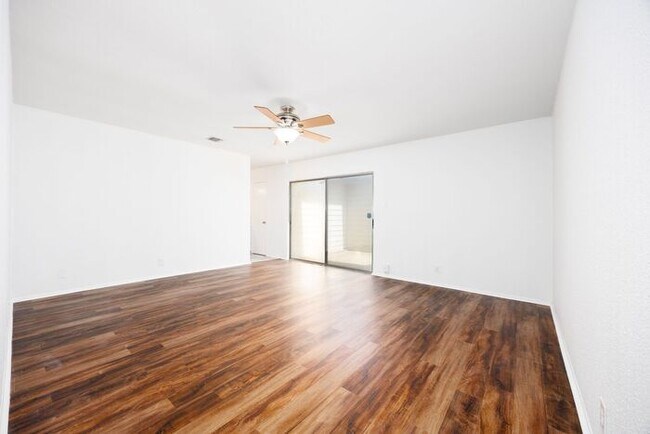 Building Photo - 11827 Gallery View St