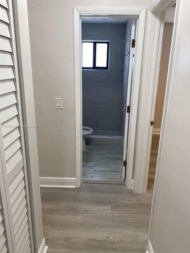 Foto del edificio - 4650 W Flagler St