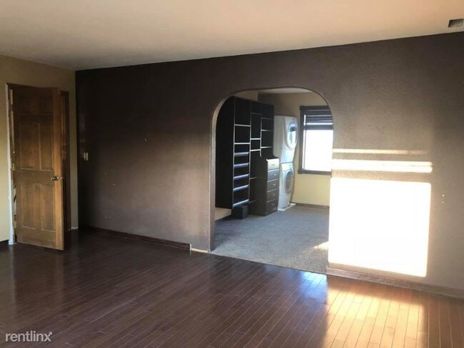 Building Photo - 5 br, 4.5 bath House - 1338 Plateau Rd