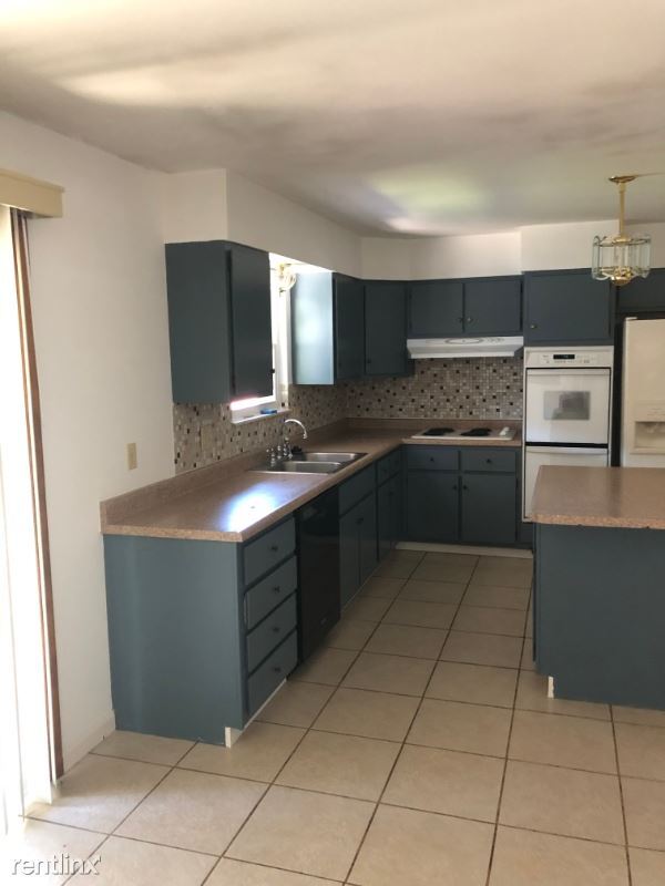 Building Photo - 3 br, 2 bath House - 700 Clarence Dr