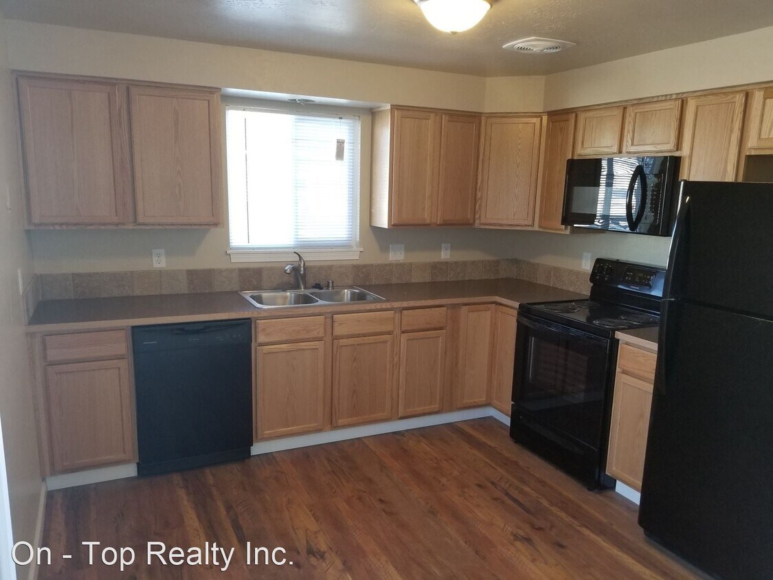 4 br, 2.5 bath House 517 E. Lacrosse House Rental in Spokane, WA