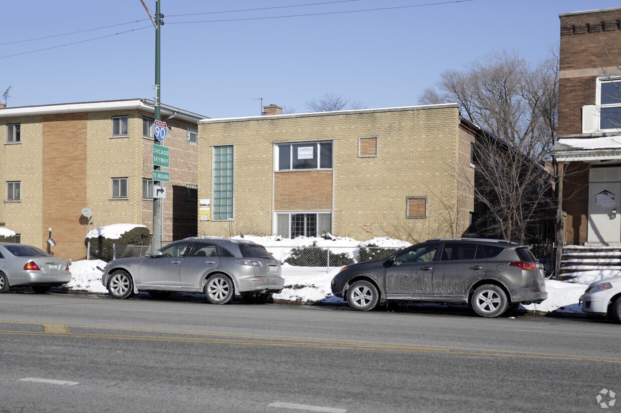 Building Photo - 8751 S Cottage Grove Ave