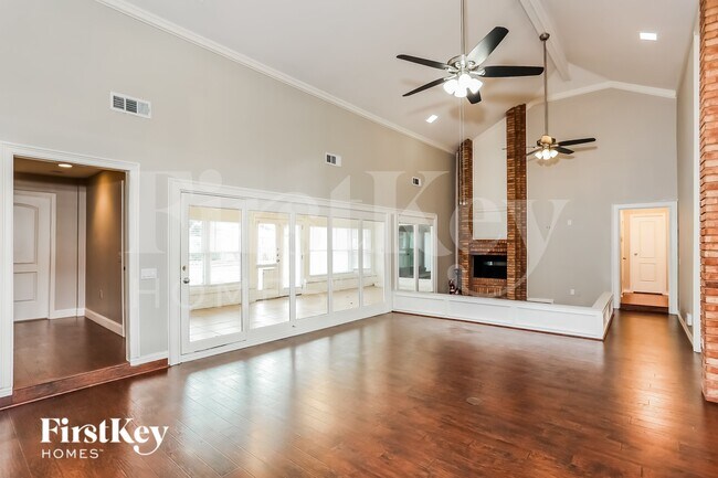 Building Photo - 4504 Francisco Ct