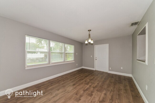 Building Photo - 2311 24Th Avenue W, Bradenton, FL, 34205