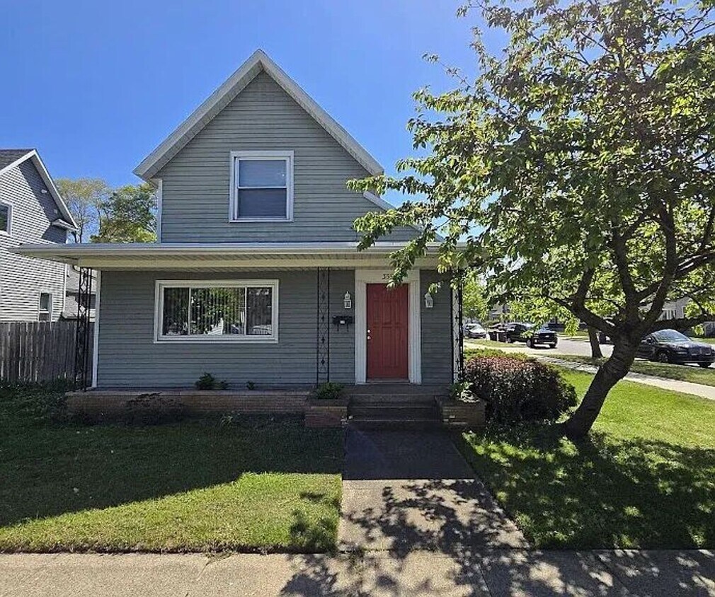 Primary Photo - 359 College Ave