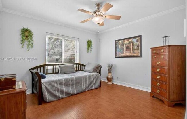 Building Photo - 10681 Greenbriar Ct