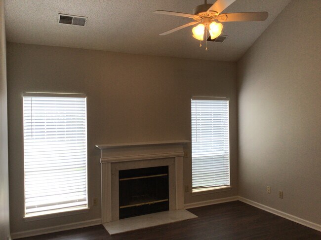 Building Photo - 13615 Portpatrick Ln