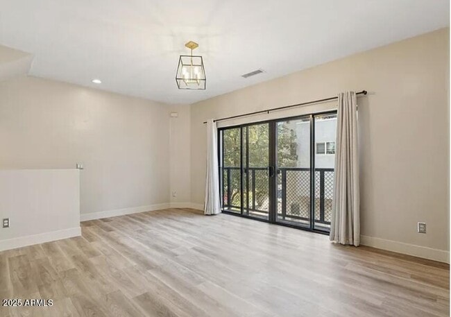 Building Photo - 7853 N 21st Ave