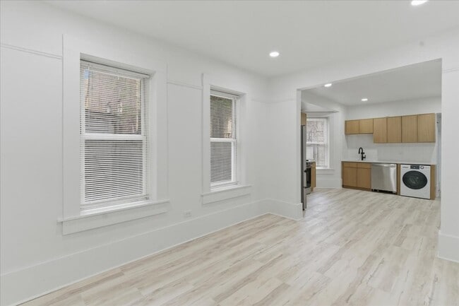 Building Photo - 2607 W Haddon Ave
