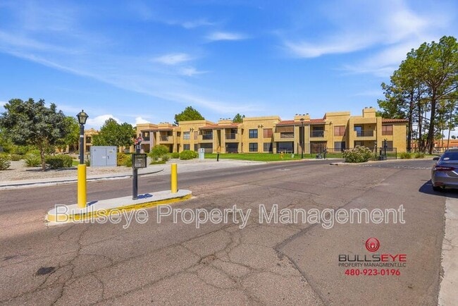 Building Photo - 8344 N 21st Dr