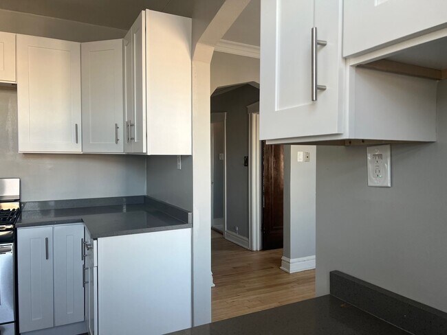 Foto del edificio - 319 Calendar Ave