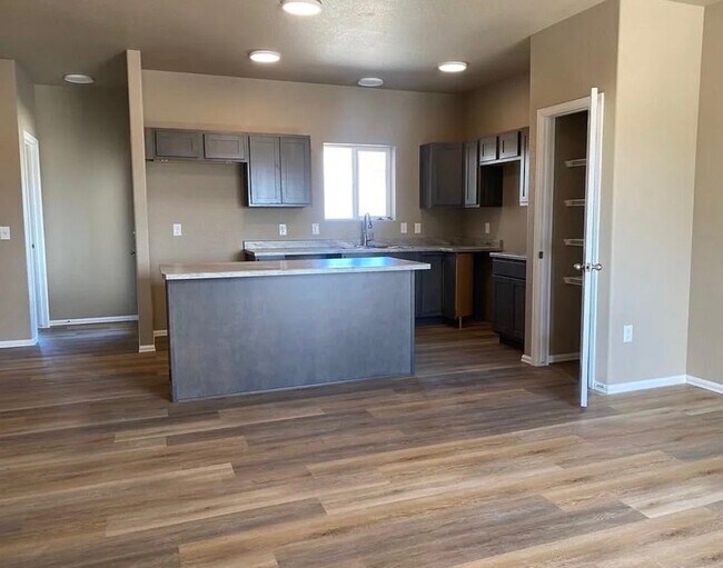 Foto del edificio - 5412 Gannet Ln