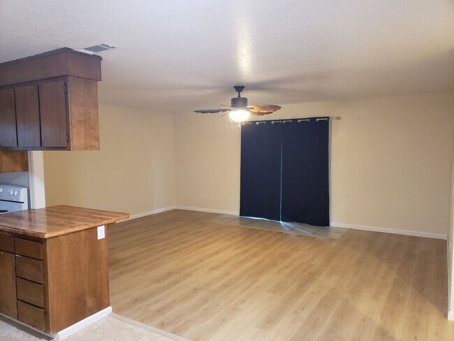 Building Photo - Charming single-family home in Redding