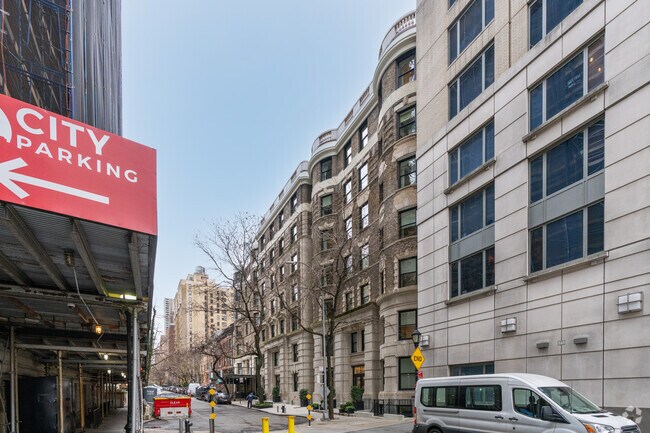 Building Photo - 346-350 W 71st St