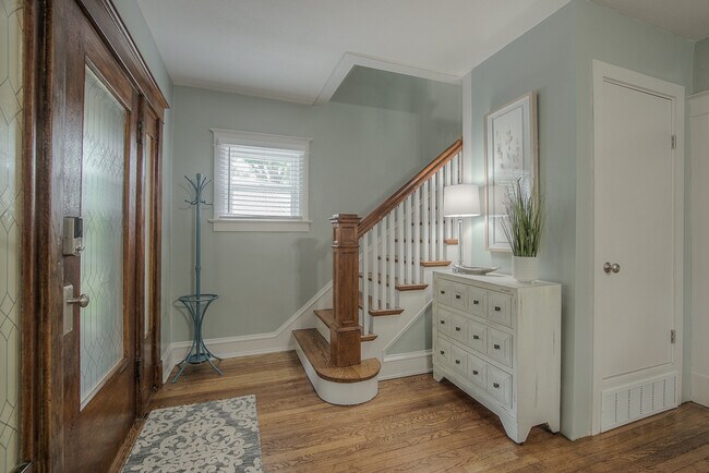 Foto del edificio - 1145 W 41st Terrace