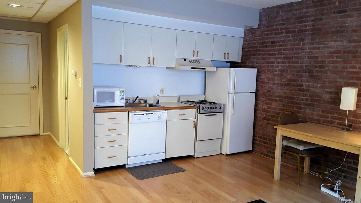 Primary Photo - 1000 Fell St