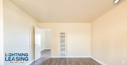 Building Photo - 4902 Clair Del Ave