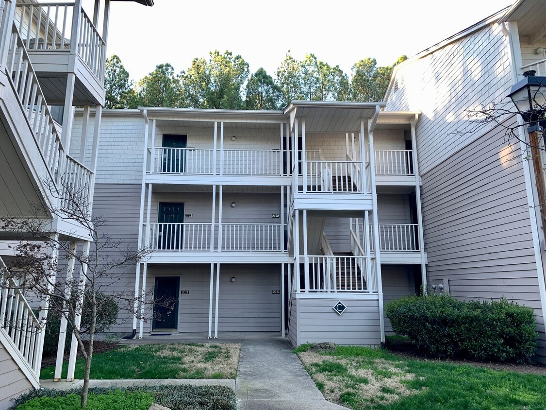 Primary Photo - 2bd/2ba Condo in South Durham, Only One Mi...