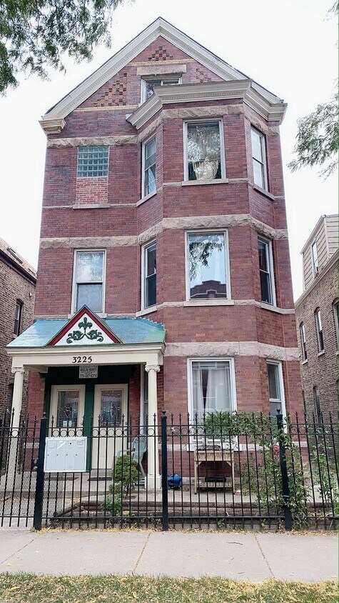 Primary Photo - 3225 N Monticello Ave