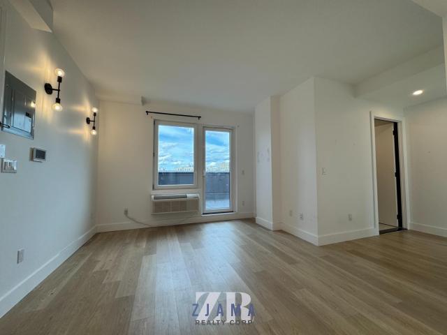 Foto del edificio - 2 bedroom in Brooklyn NY 11225