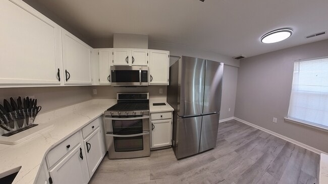 Building Photo - 12576 Mirkwood Ln