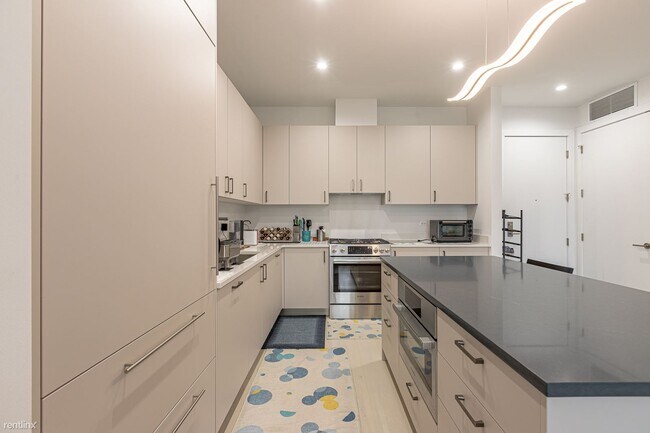 Foto del edificio - 2 br, 2 bath Condo - 1701 W Webster Ave