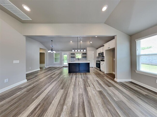 Building Photo - 460 Nest Cir