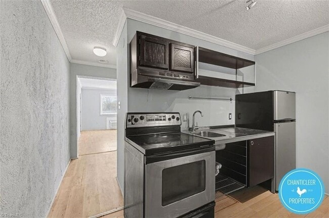 Building Photo - 1047 W Academy St