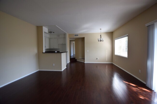 Building Photo - 11434 Moorpark St
