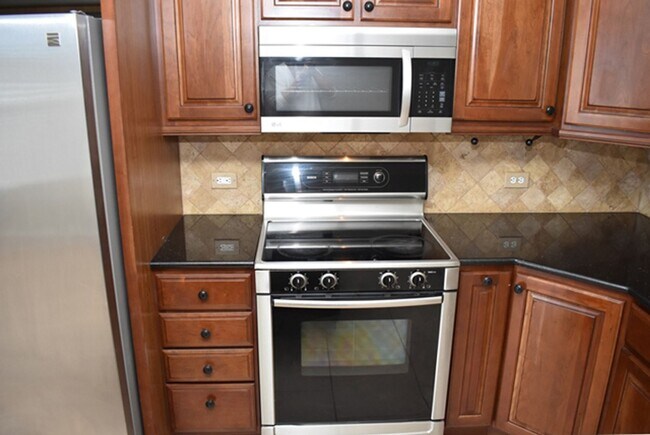Foto del edificio - 14000 Silkwood Dr