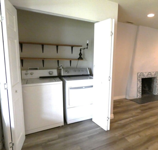 Foto del edificio - 12712 Downey Ave